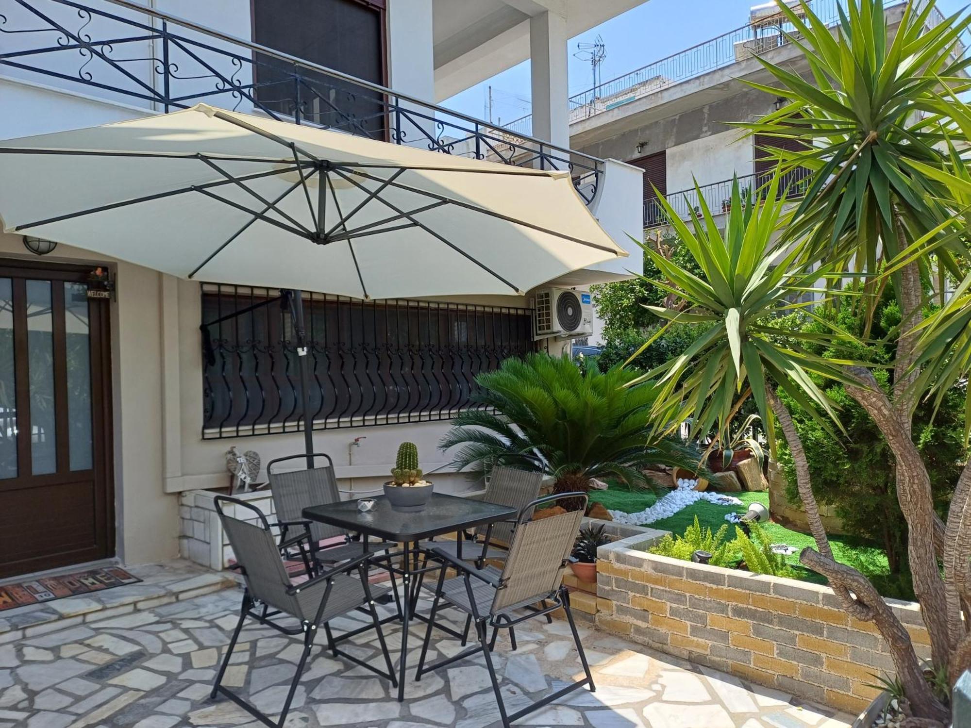 Anastasia'S Apartment With Yard Atenas Exterior foto